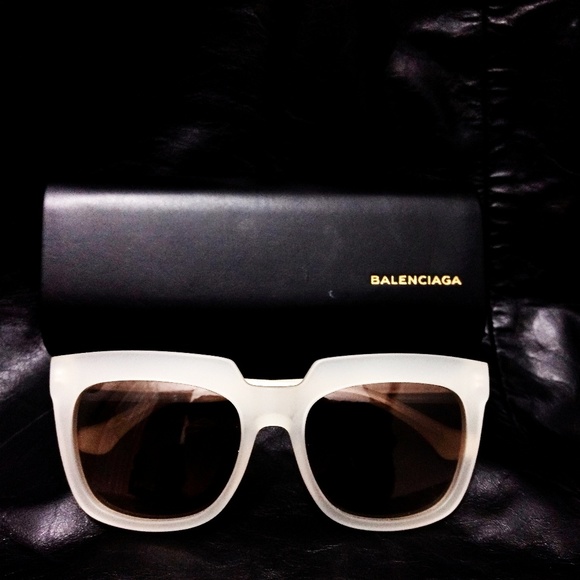 Balenciaga Square Clear Frame Sunglasses- New - Picture 4 of 8